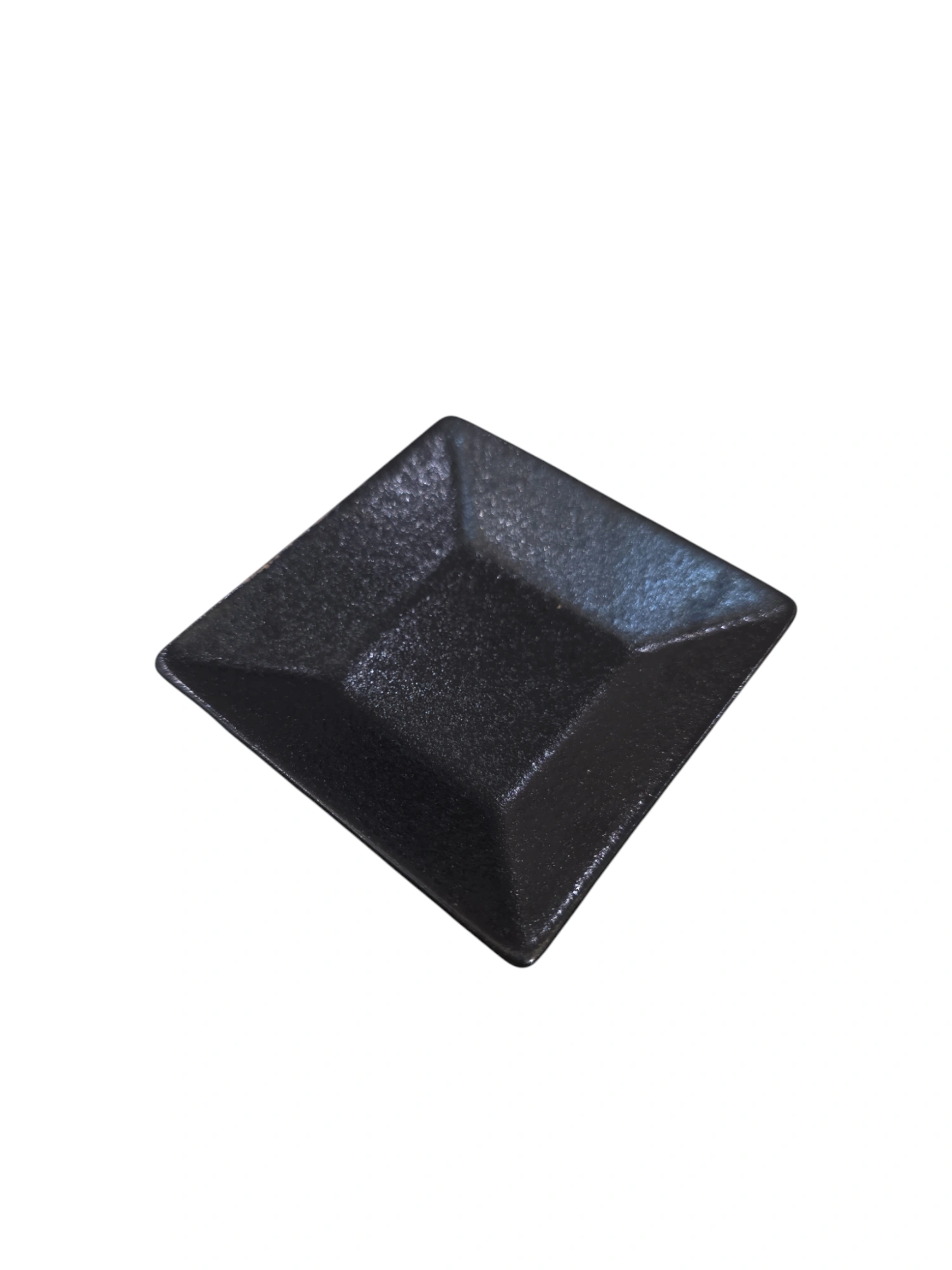 Petite assiette carrée en céramique noire texturée (3 tailles)