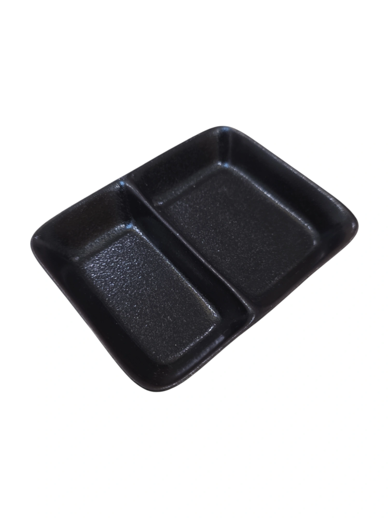 Plat compartimenté en céramique noire · 10,4 × 8,2 × 2,3 cm