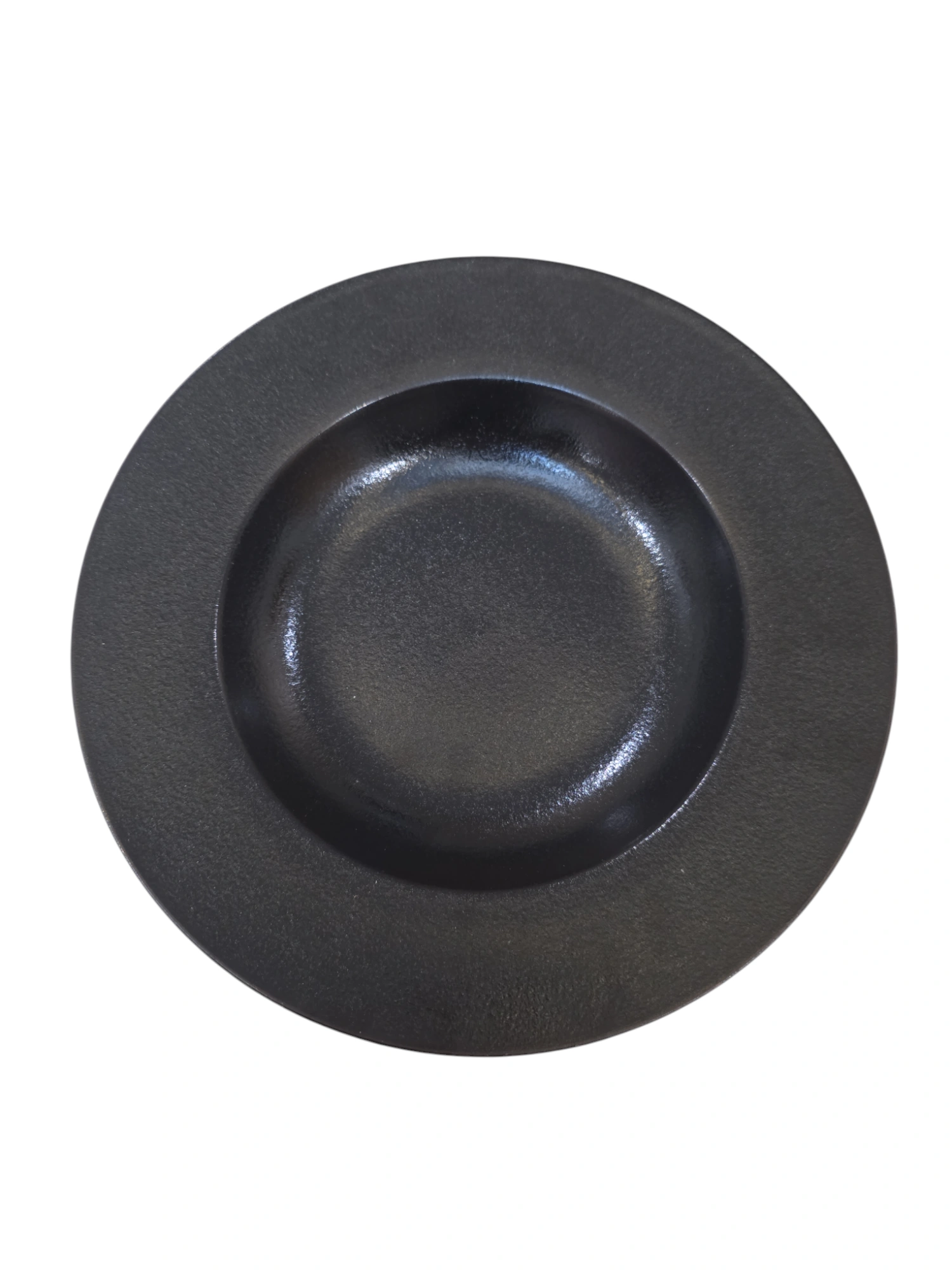 Assiette creuse ronde en céramique noire mate · 23 × 23 × 3,8 cm